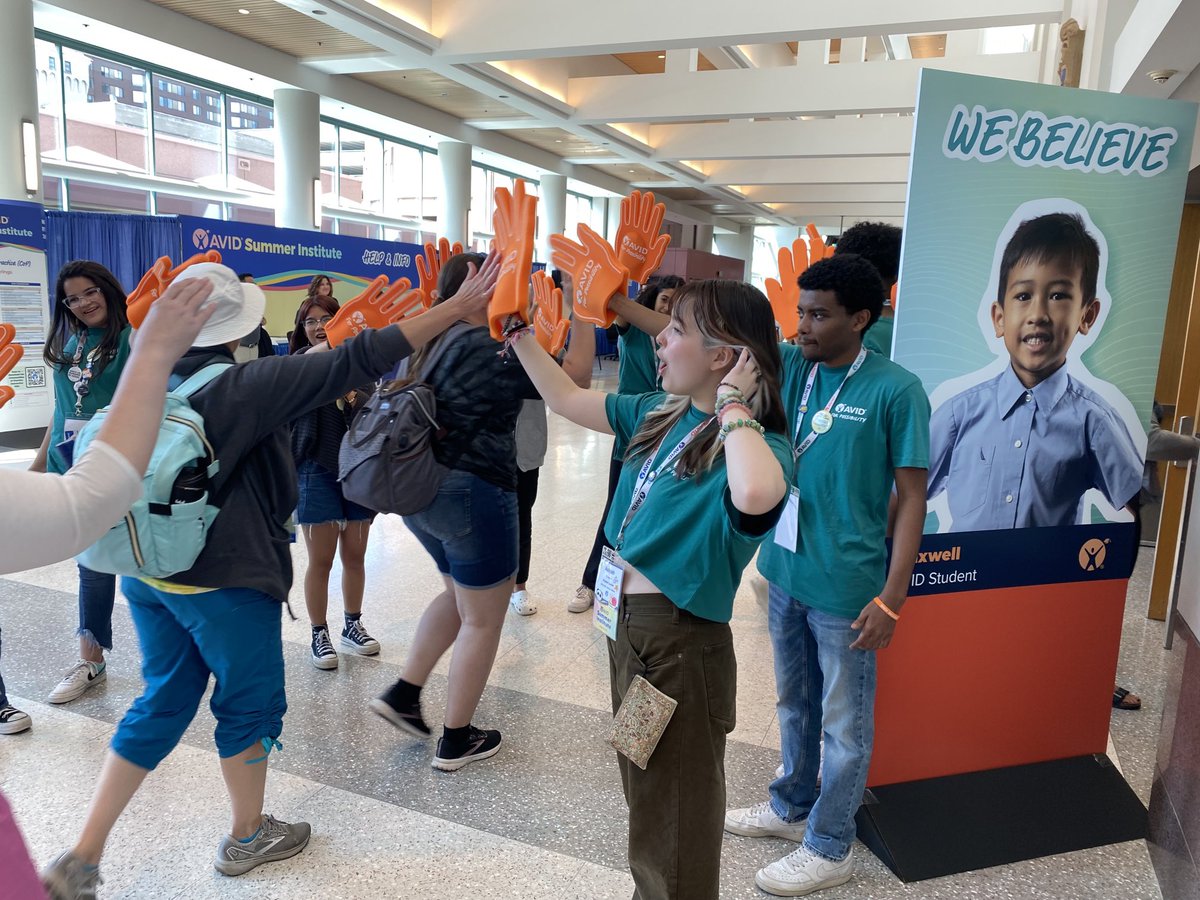 Students are our why! ⁦<a href="/AVID4College/">AVID</a>⁩ #AVID4Possibility