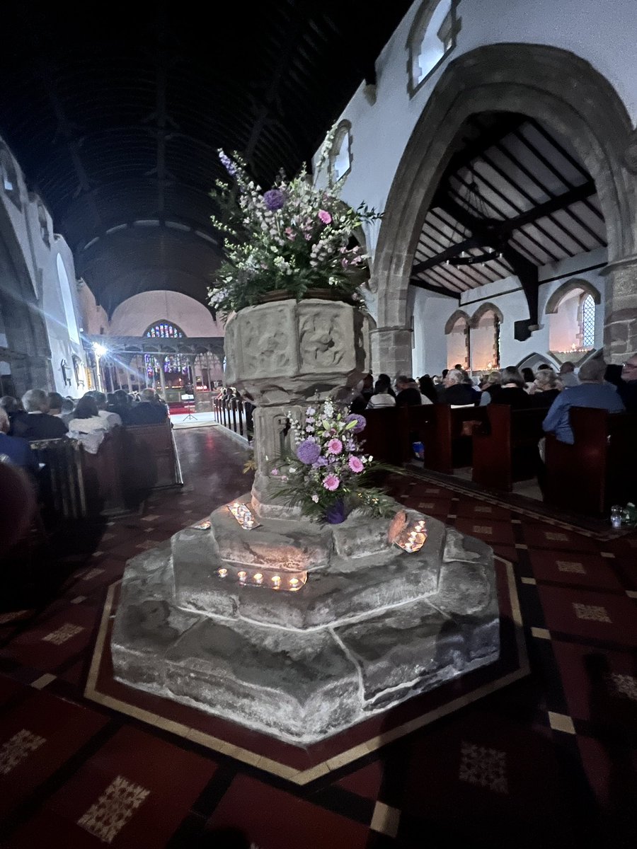 Totally immersive soundscape of Rachmaninov All Night Vigil by @KingsCollegeLon choir @caruconwy as part of Conwy Music Festival. Only half way through the week and plenty more great concerts to come. Stunning performance. 😊