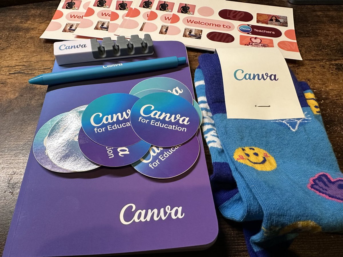 saruesteacher's tweet photo. 【プレゼント企画】
予約開始からずっとAmazon1位、初版8000部の新刊『Canvaの教科書』発売記念として

『本＋非売品Canvaグッズ1つ＋Canvaステッカー数枚』をセットで5名の方に送ります。

応募は『リツイート』のみ。

※応募期限8月6日
→当選者には8月7日にDM

#さるCAN

https://t.co/sybS8EZny9 https://t.co/xAHhtYwCeA