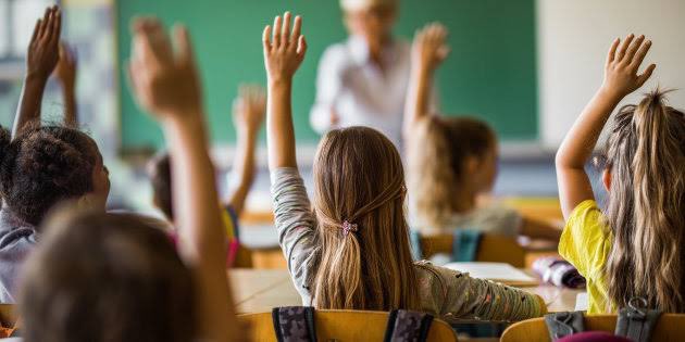choquei's tweet photo. 🚨AGORA: Governo Lula anuncia que será retomado o ensino de educação sexual e reprodutiva nas escolas de todo o país. https://t.co/RLDAtPQHXZ