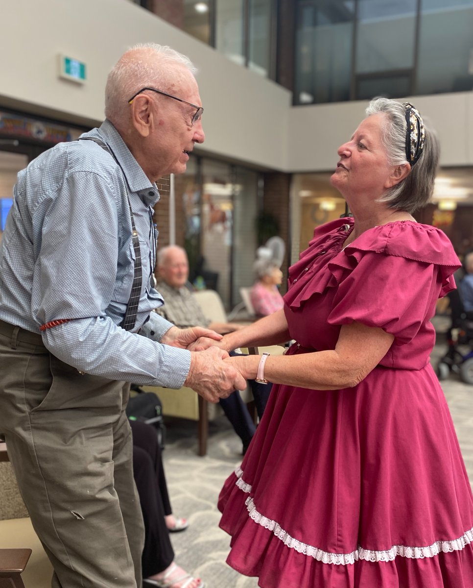 CanterburyYEG's tweet image. Now circle left, and do si do! Now ladies in and men sashay! What a treat to have these square dancers come to Canterbury! Having a live caller there to lead the dancers was amazing to watch! We loved seeing our residents take part in the square dancing #squaredancing #yegseniors