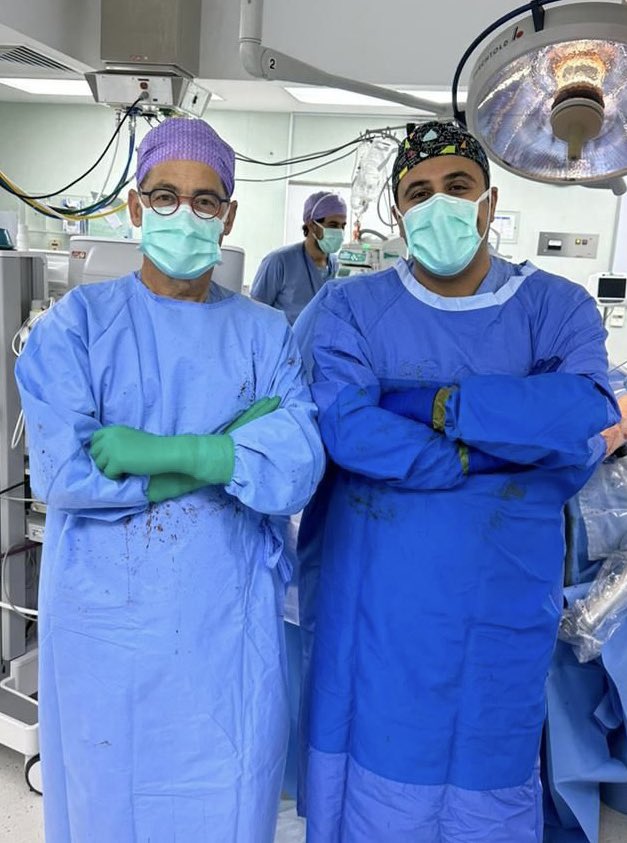 تم ختام برنامج الطبيب الزائر، د. جون وارنر، من جامعة <a href="/harvardmed/">Harvard Medical School</a> لقسم العظام في مستشفى الملك فيصل التخصصي والذي استمر لمدة ٥ أيام بين محاضرات وعيادات واجراء عمليات معقدة في جراحة الكتف.