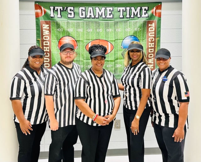 PrincipalFraz's tweet photo. #LCHS -READY  to kick off another Season at 3216. https://t.co/ZfBJ7A36rE