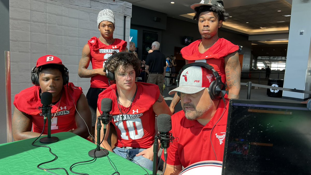 Just a few of the scenes from today at @BakersSports/@Jaguars High School Football Media Day at @TIAABankField in Jacksonville! A great day for high school football teams getting exposure in Northeast Florida! @Adriel_Rocha @FACACoach @FHS7v7A @DanLaForestFB @HSFBamerica… https://t.co/N8SQWPvPyy https://t.co/6JwOaDaf12