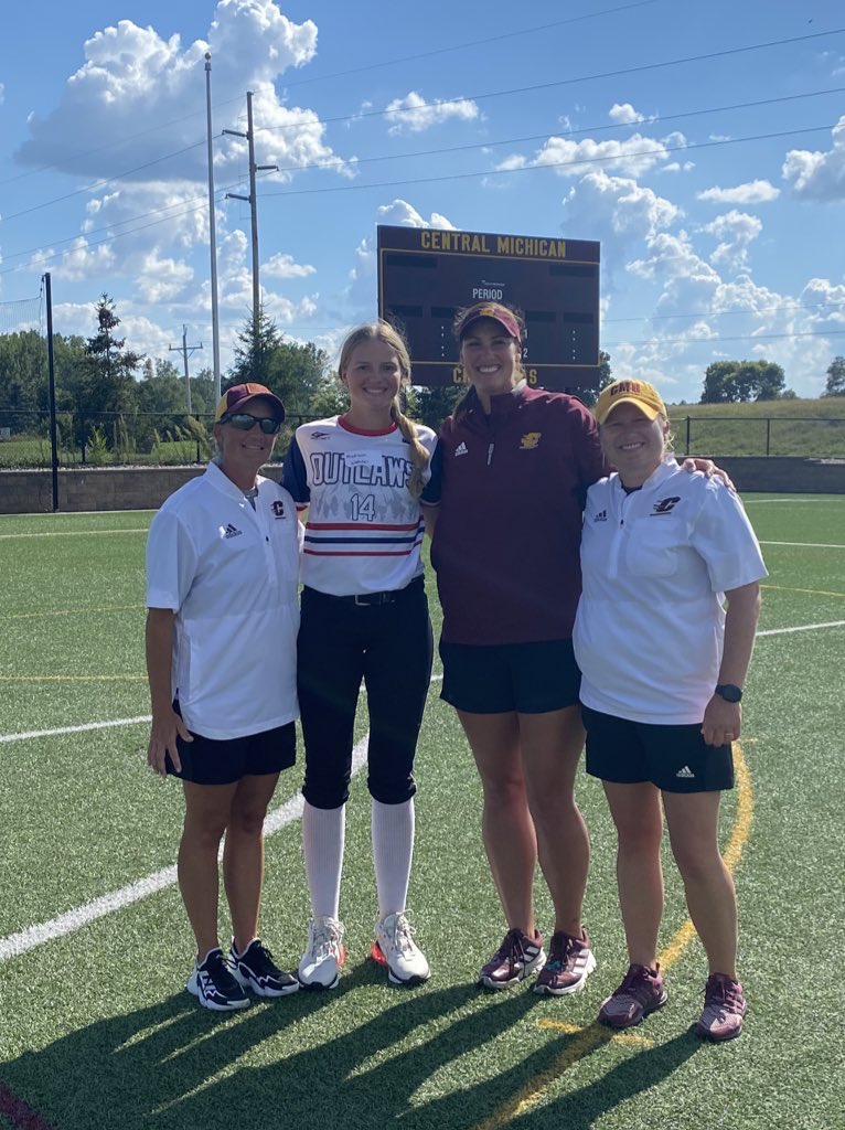 madison60785046's tweet photo. Due to some changes this summer, I decided to open up my recruitment process. With that being said, I’ve decided to continue my academic and athletic career at Central Michigan!Thank you @McCallSalmon @BrittiniK24 and @saradriesenga10 for the amazing opportunity! Fire up Chips!🔥 https://t.co/nrEQTqLnN4