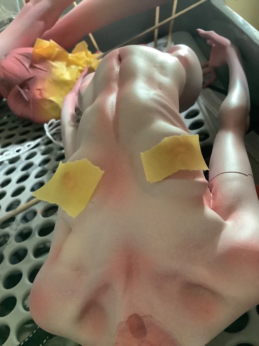 塗装2日目 なんとか間に合いそう ミスらなければ、、、 