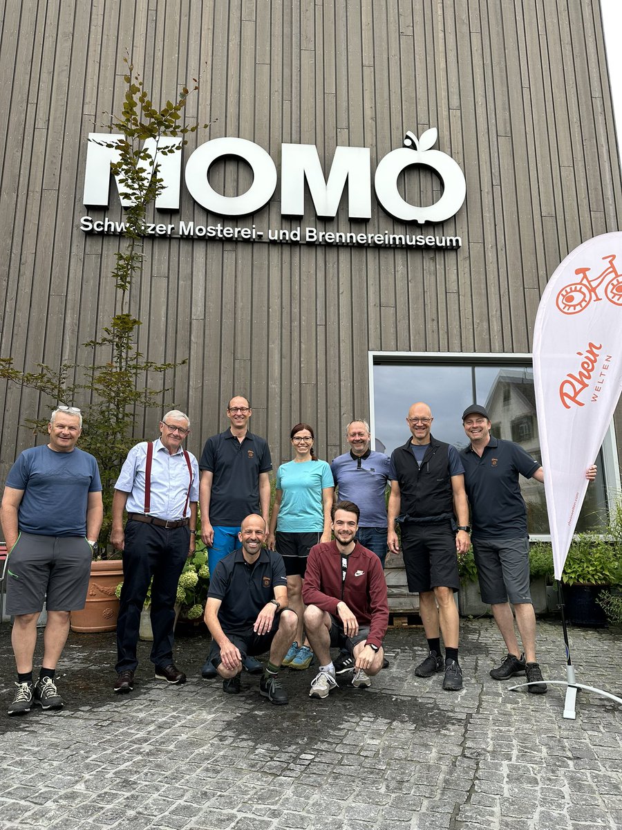 martin_candinas's tweet image. #EnsemenalRein Tag 4: Abwechslungsreiche Fahrt von #Arbon nach Stein am Rhein: Besuch #MoMö Mosterei #Möhl, Halt in #Kreuzlingen, Mittagessen in #Arenenberg und Treffen mit dem Schaffhauser Regierungspräsidenten und der Stadtpräsidentin von Stein am Rhein.