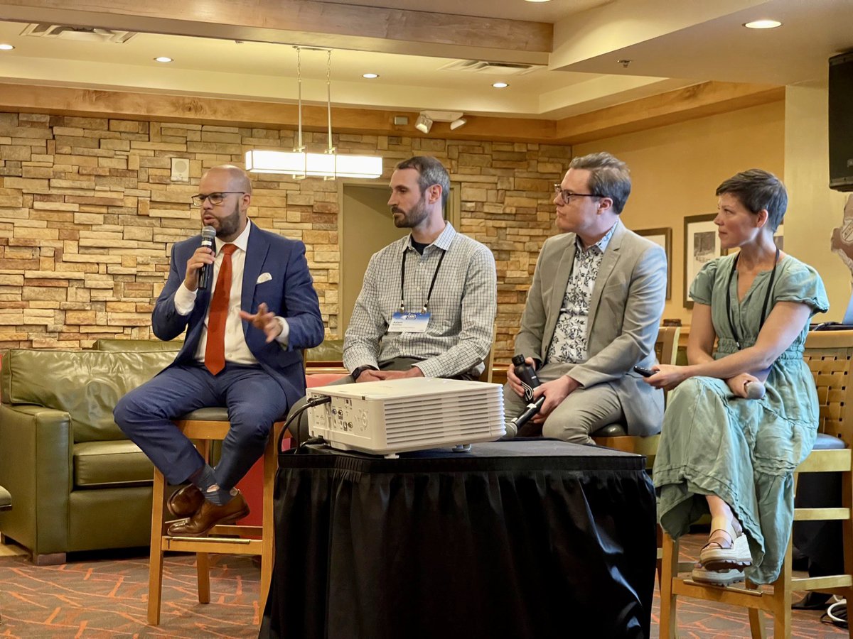 🌎How can schools prepare graduates to truly thrive in our diverse & ever-changing world? Today, @DrAlexMarrero shared w/ CO district leaders at the @CASE_Leaders Convention how DPS has jumpstarted programming to help students become globally competent. 🙌#innovationineducation