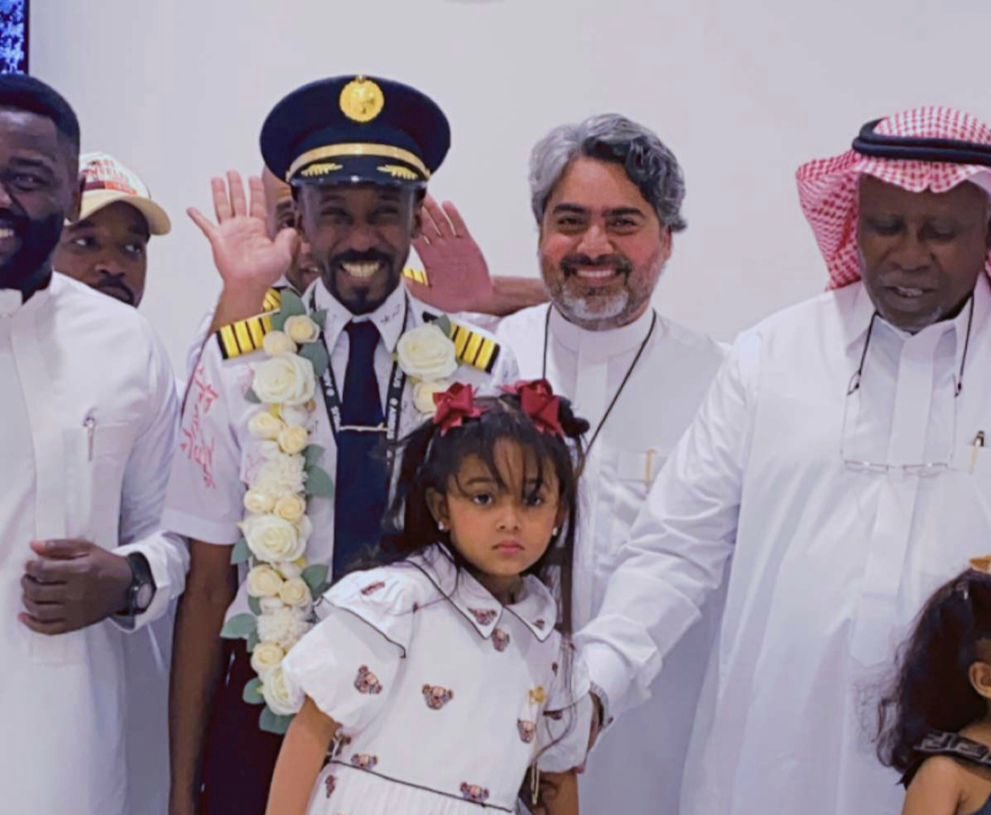 🇸🇦✈️
نبارك للكابتن ماجد هوساوي ، ترقيته قائد طائرة ايرباص A320 ، سائلين المولى عز وجل انه يوفقه ويسدد خطاه 💚✈️
