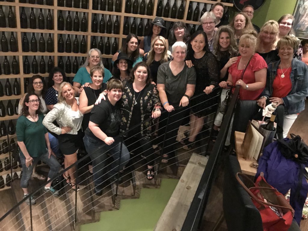 mleitten's tweet image. Five years ago today I was #InaBarSomewhere in Boston surrounded by #Nashie friends singing, dancing, laughing &amp;amp; crying all because of a show &amp;amp; a man who changed all of our lives for the better. Here’s to @Nashville_ABC @NashvilleCMT &amp;amp;  @CharlesEsten #LongLiveRaynaJaymes 🫶👸