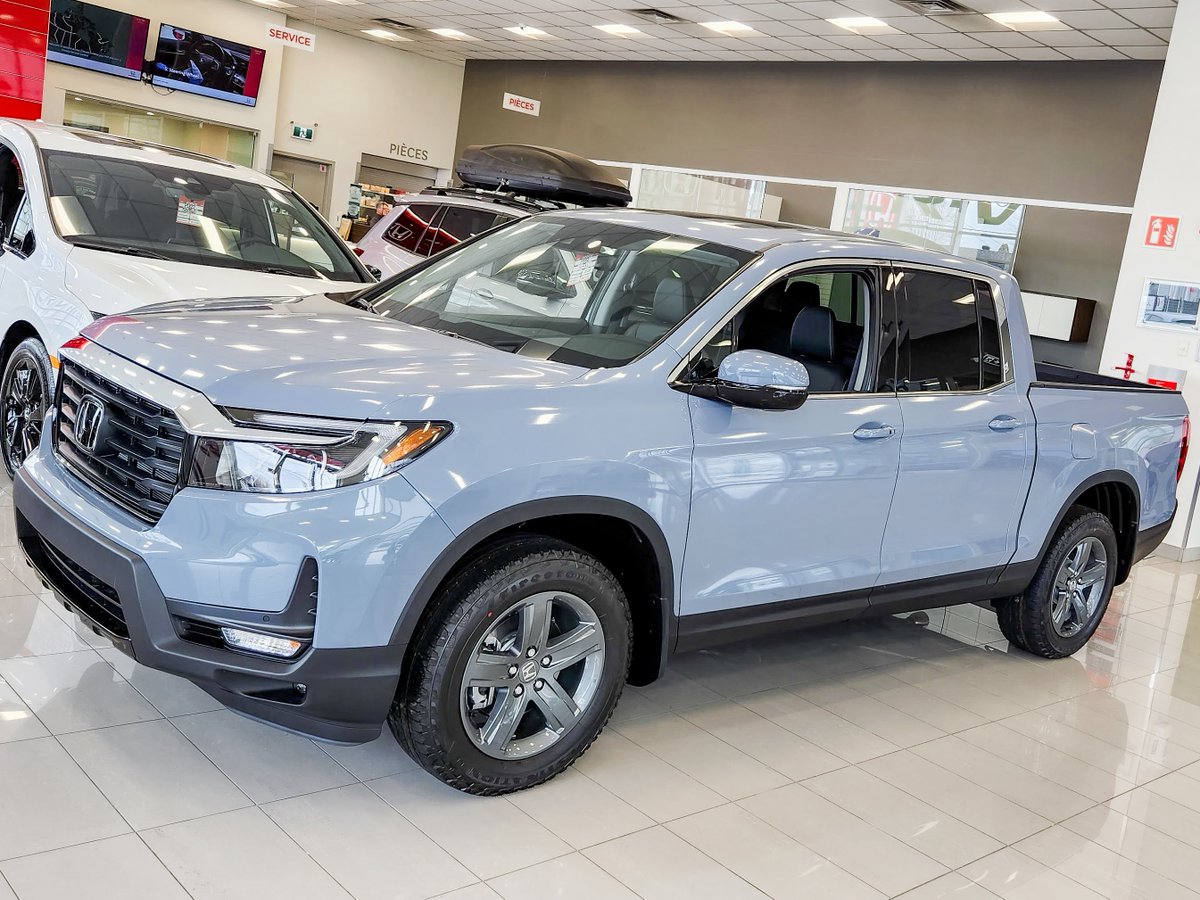 EncoreHonda's tweet photo. 🌄 Vous cherchez à sortir des sentiers battus?🤔

La Honda Ridgeline est prête à relever tous les défis !🌿🚀

Robuste, polyvalente et toujours prête pour l'aventure. 

Appelez-nous dès maintenant pour en savoir plus ! ☎️ 

#HondaRidgeline #Aventure #Ridgeline2023 #EncoreHonda https://t.co/bhew7P3fyq