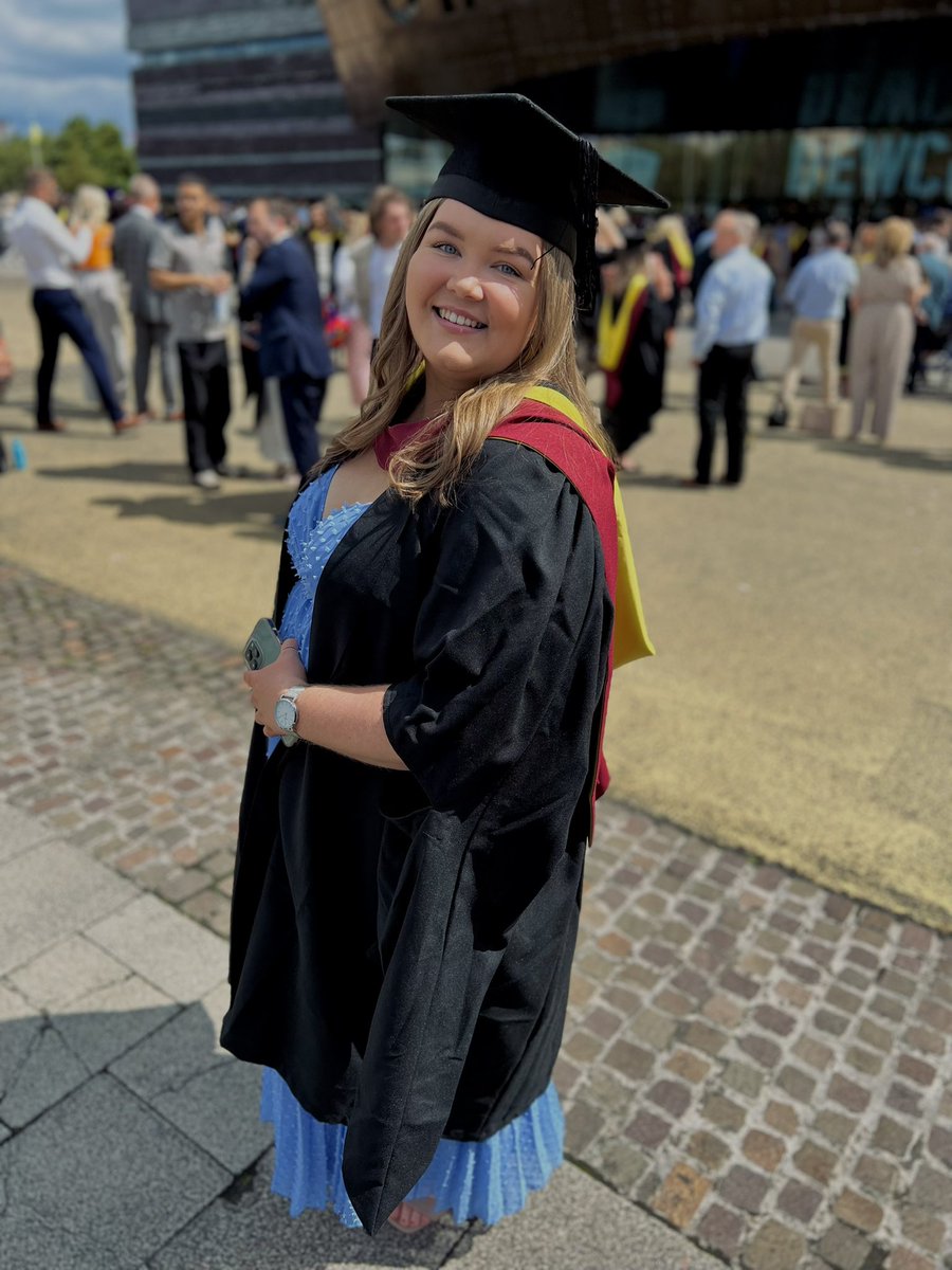 Cerys Hughes tweet media