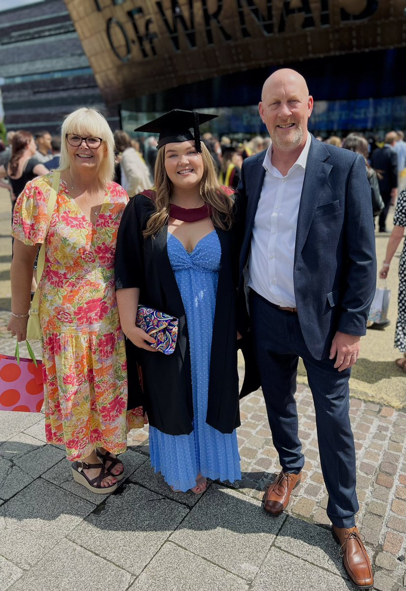 Cerys Hughes (@ceryssssssss) on Twitter photo Had a lovely day yesterday celebrating my graduation with friends and close family 🤍 officially Miss Hughes! 🍎✏️
Cyffrous i ddechrau fy ngyrfa addysgu efo fy nosbarth blwyddyn 4/5 ym mis Medi! 👩🏼🏫📚 Had a lovely day yesterday celebrating my graduation with friends and close family 🤍 officially Miss Hughes! 🍎✏️
Cyffrous i ddechrau fy ngyrfa addysgu efo fy nosbarth blwyddyn 4/5 ym mis Medi! 👩🏼🏫📚