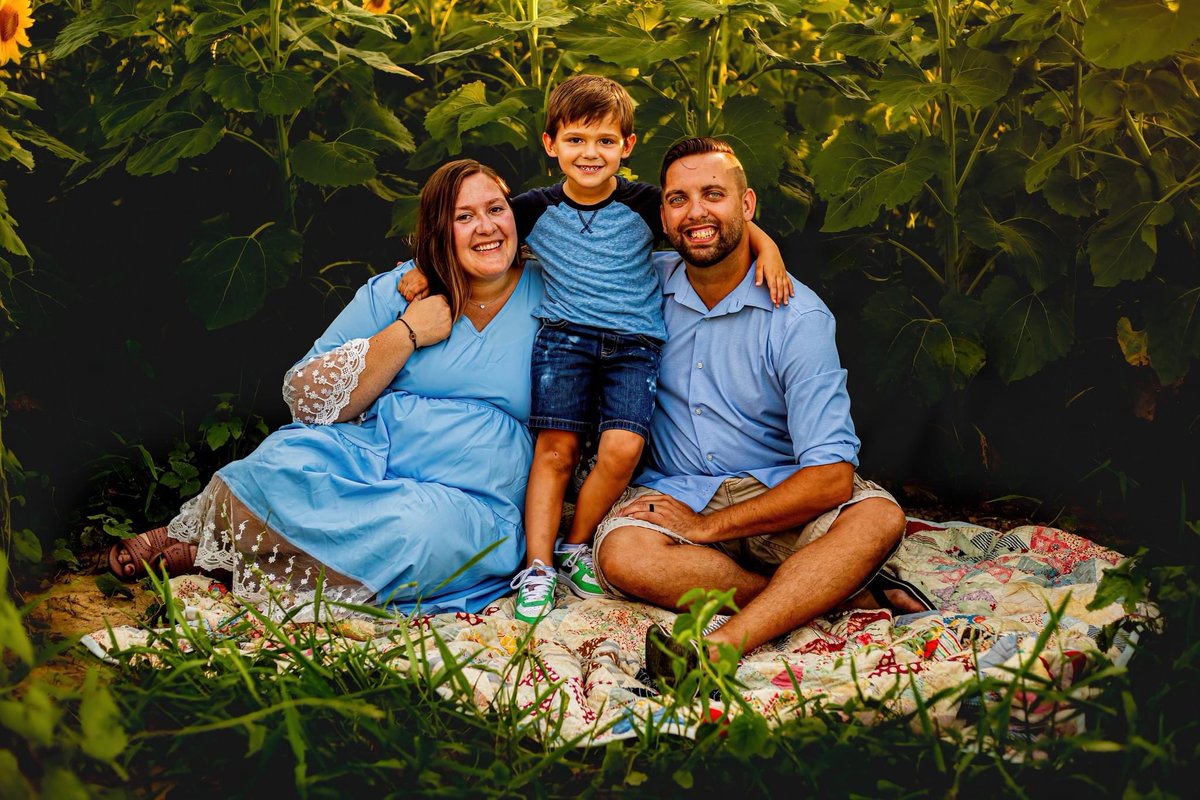 Emily_Hart_BA's tweet photo. Summer has been full of traveling, studying, and family time! Last week band camp started and I’ve got one more week before work starts back. Though I’ll also be counting down the days till baby Liam makes his arrive! #4weeksorless https://t.co/xnJbFUDBb3