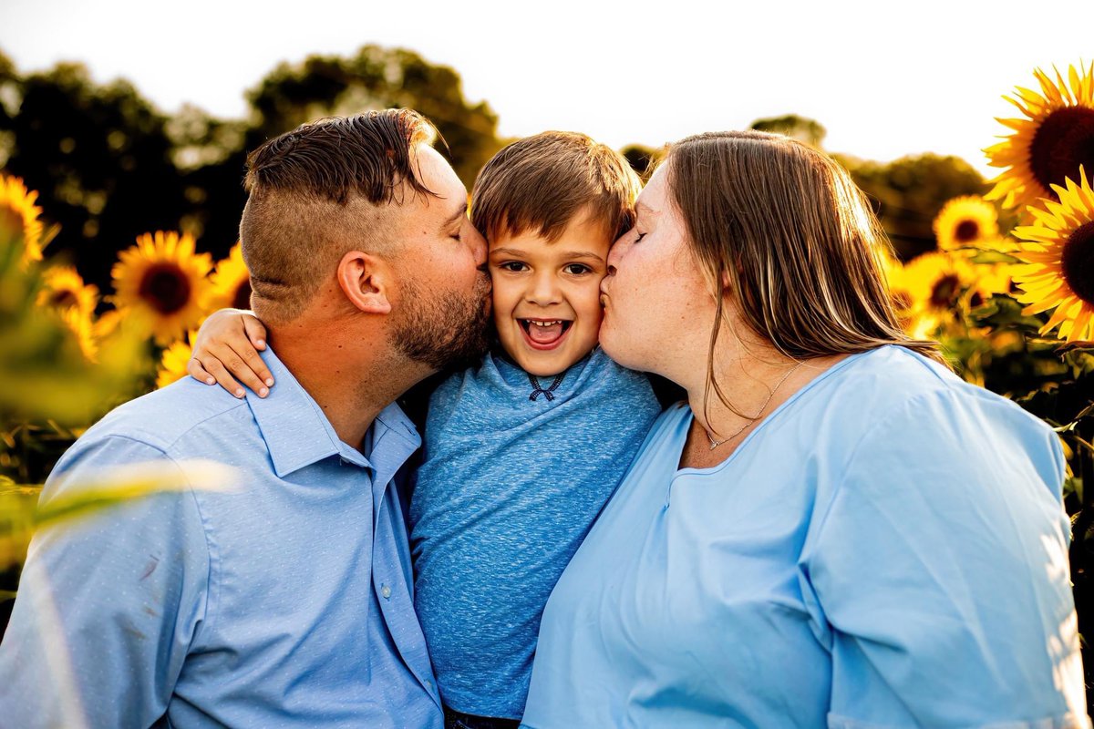 Emily_Hart_BA's tweet photo. Summer has been full of traveling, studying, and family time! Last week band camp started and I’ve got one more week before work starts back. Though I’ll also be counting down the days till baby Liam makes his arrive! #4weeksorless https://t.co/xnJbFUDBb3