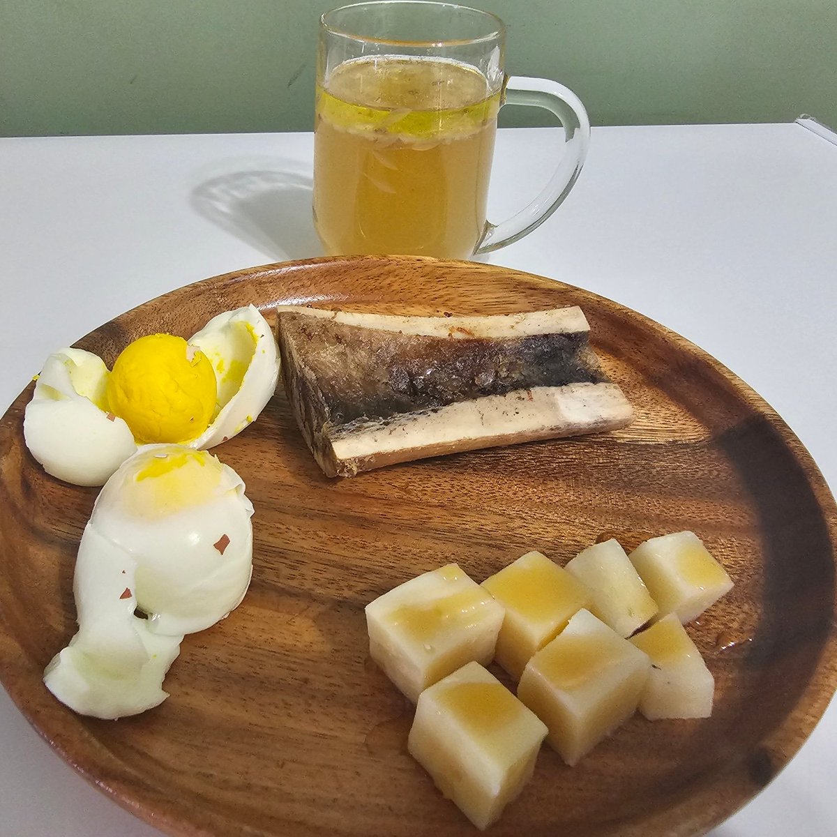 Something super simple but tasty! Homemade bone broth, bone marrow and hard boiled egg.

#animalbasediet 
#animalbasednutrition 
#animalbased