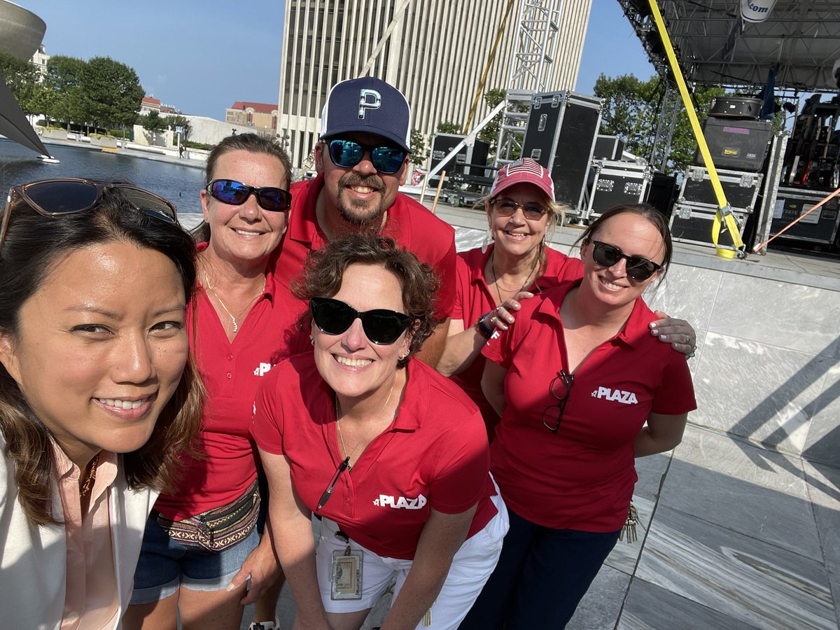 JeanetteMoy's tweet photo. We’re getting ready for multi-platinum @EliYoungBand and Big Sky Country with @WGNAFM’s Matty Jeff. It’s a beautiful Albany evening here at @PlazaEvents. Come out and join us for food, drinks, and a free concert, before we need to Say Goodnight. #OnlyGoodStuff https://t.co/jR2IUVE1P7