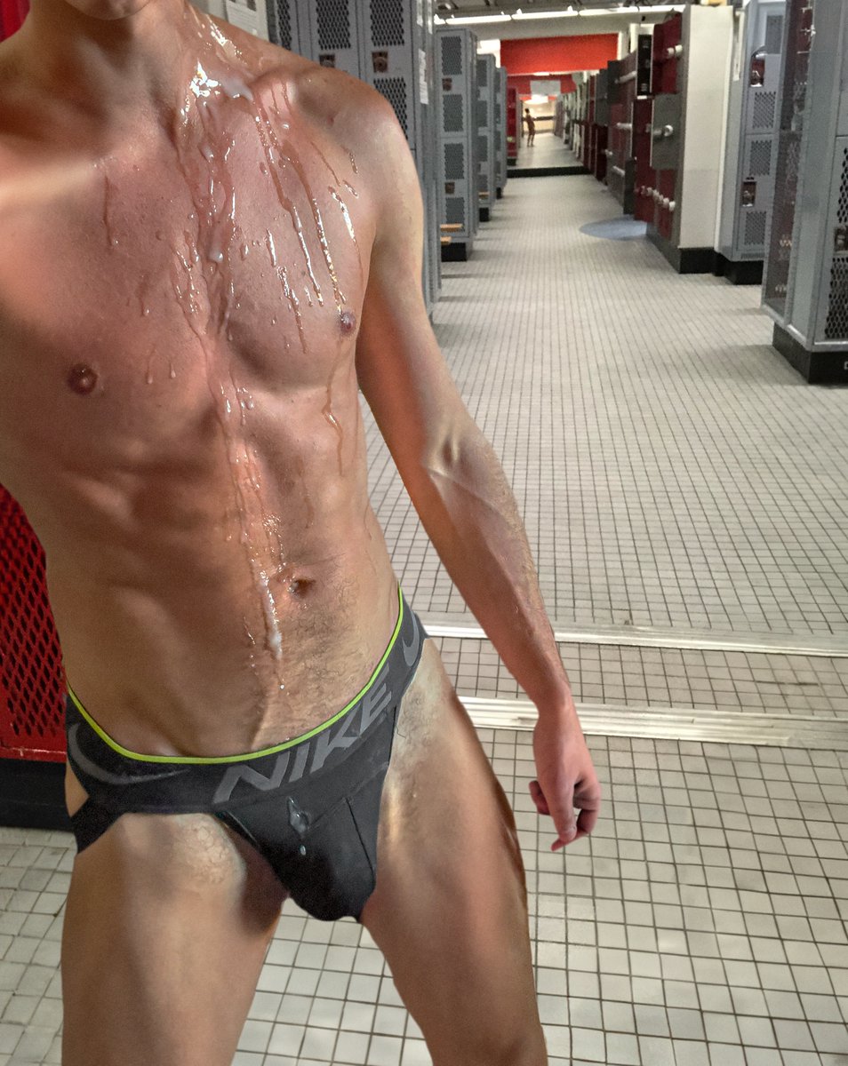 YourHungBud tweet media