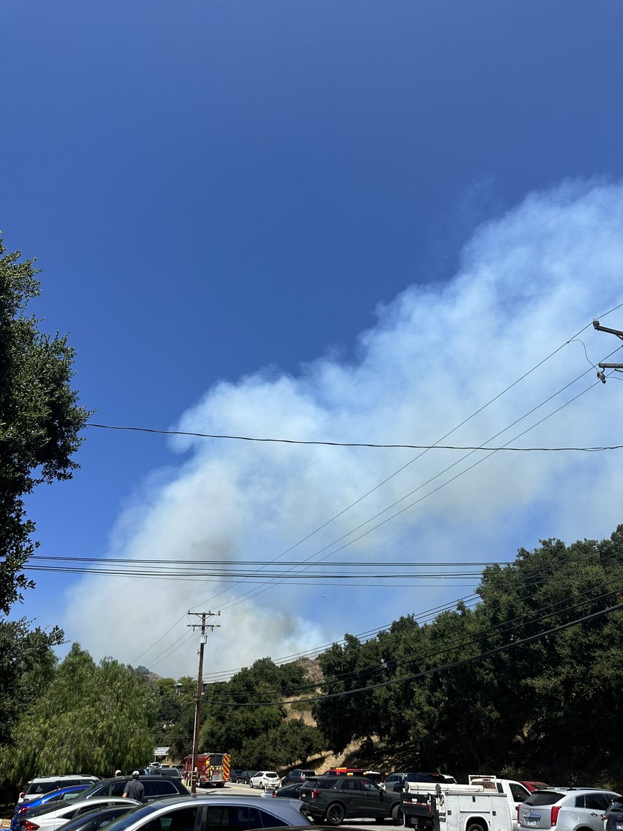 atarrant's tweet photo. @TCEP90290 2:34pm

Diffuse white smoke with a tiny plume of dark gray smoke https://t.co/OOfnOfij4p