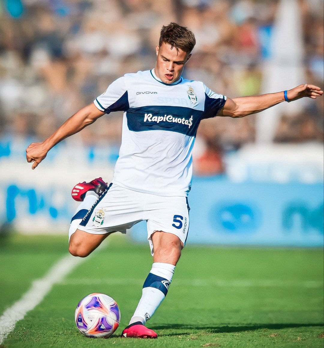futbolarg1_'s tweet photo. Ignacio Miramon entre TODOS los jugadores SUB 20 de la LPF 2023:

➜ 1° en recuperaciones/90' [8.8]
➜ 1° en faltas recibidas/90' [2.64]
➜ 1° en duelos ganados [175]
➜ 1° en duelos defensivos [177]
➜ 1° en % de exito de gambetas [64.56%]
➜ 1° en entradas completadas/90' [2.5] https://t.co/PX3DY4oBhr