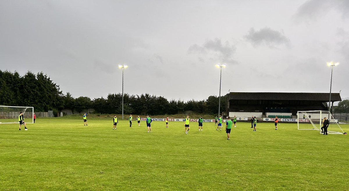 Mogsy80's tweet image. Final prep done ✅ Season starts Saturday ⚽️⚽️⚽️ @AbergavennyTFC @CymruLeagues #LetsGo 👊🏻👊🏻👊🏻