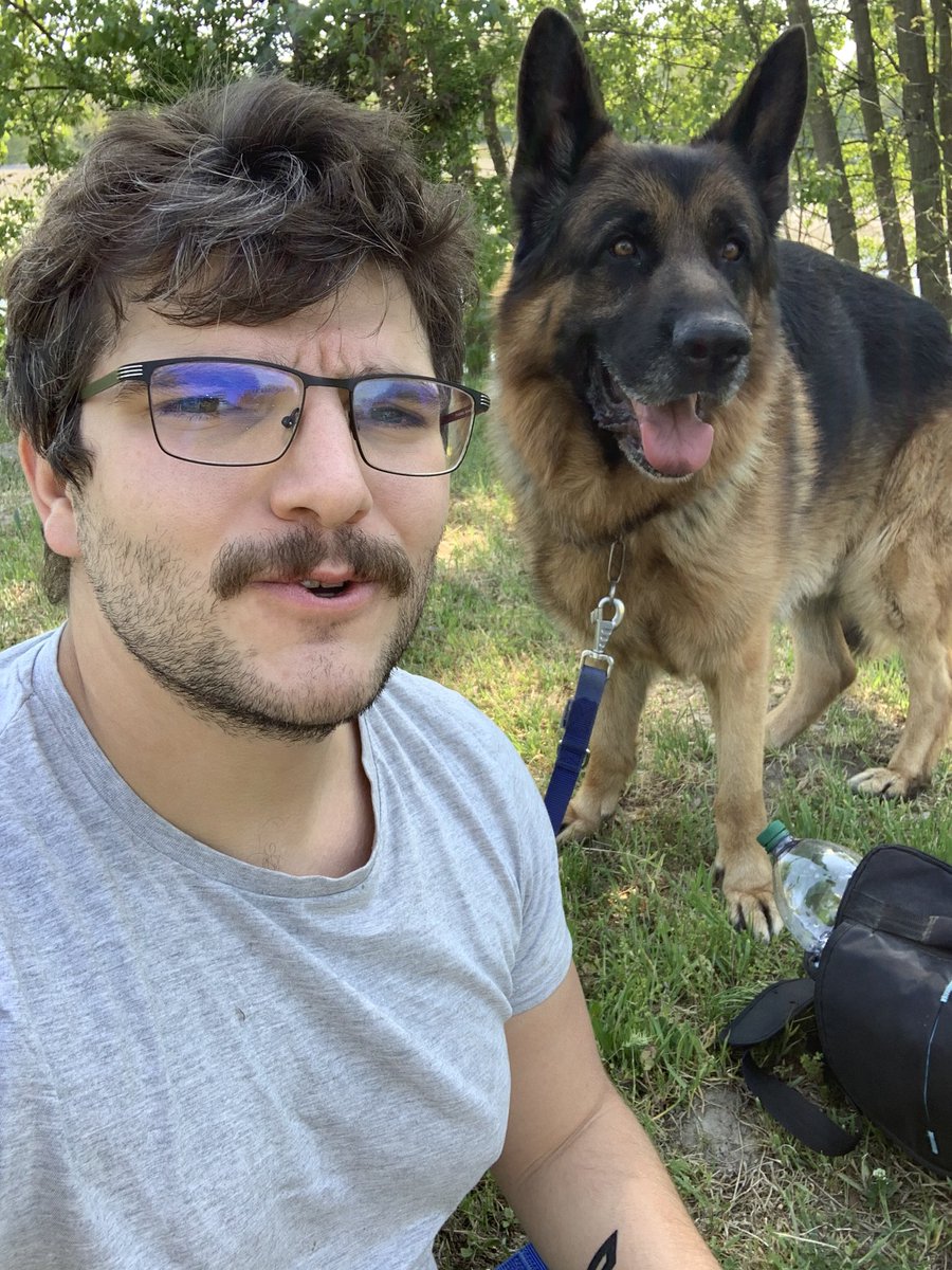 Baffo e capelli lunghi forse erano meglio