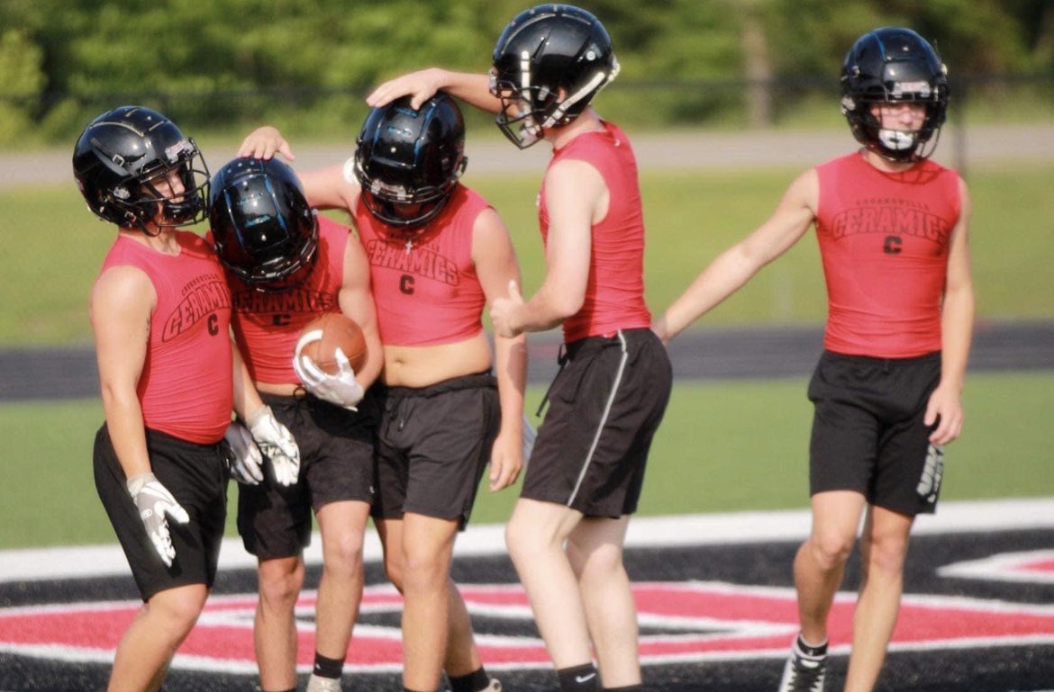 FootballCeramic's tweet photo. Some great shots from our 7v7 last night! Thanks to Justin Frame for capturing the images! #SAR #DWWD #RelentlessEffort https://t.co/XBOKAbsnNo