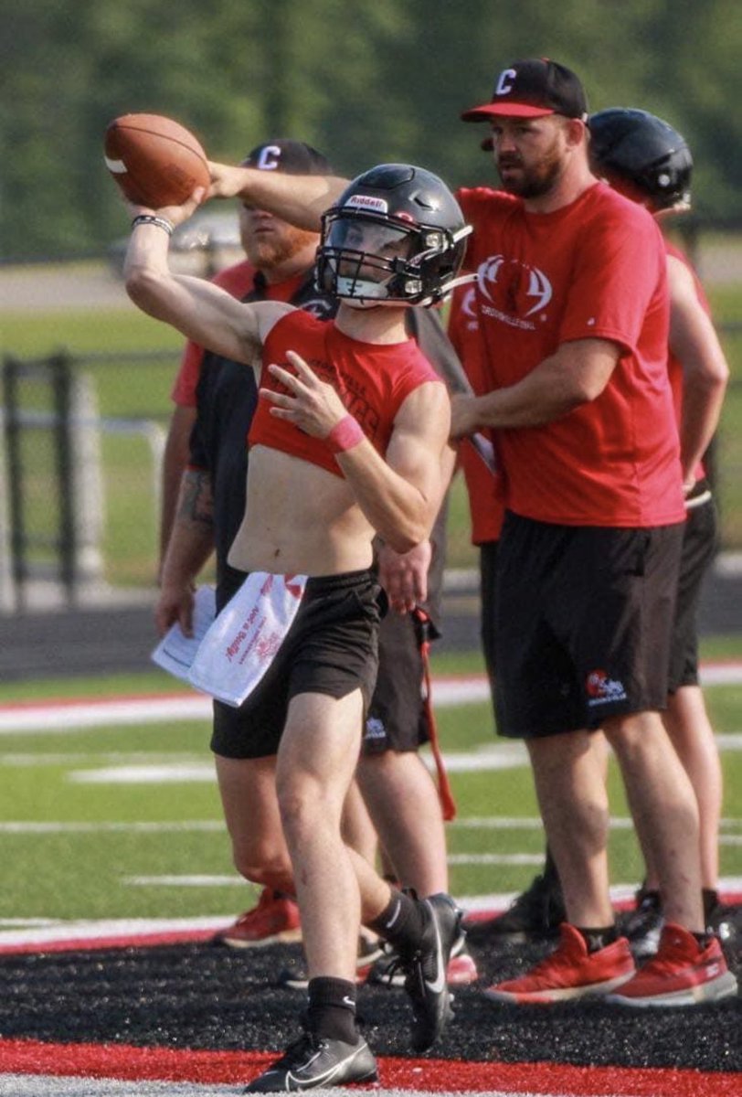 FootballCeramic's tweet photo. Some great shots from our 7v7 last night! Thanks to Justin Frame for capturing the images! #SAR #DWWD #RelentlessEffort https://t.co/XBOKAbsnNo