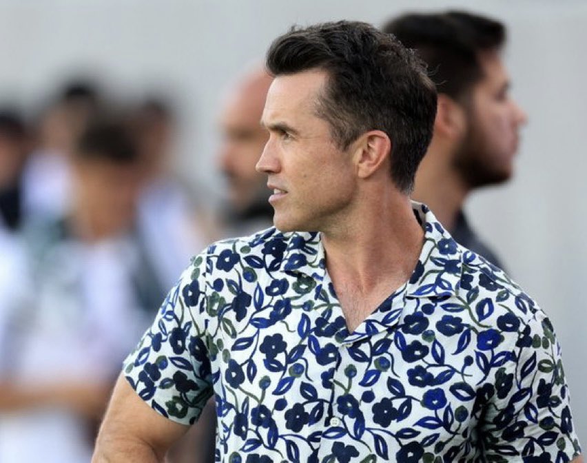 sillyboymac's tweet image. these photos are singlehandedly causing the robenaissance