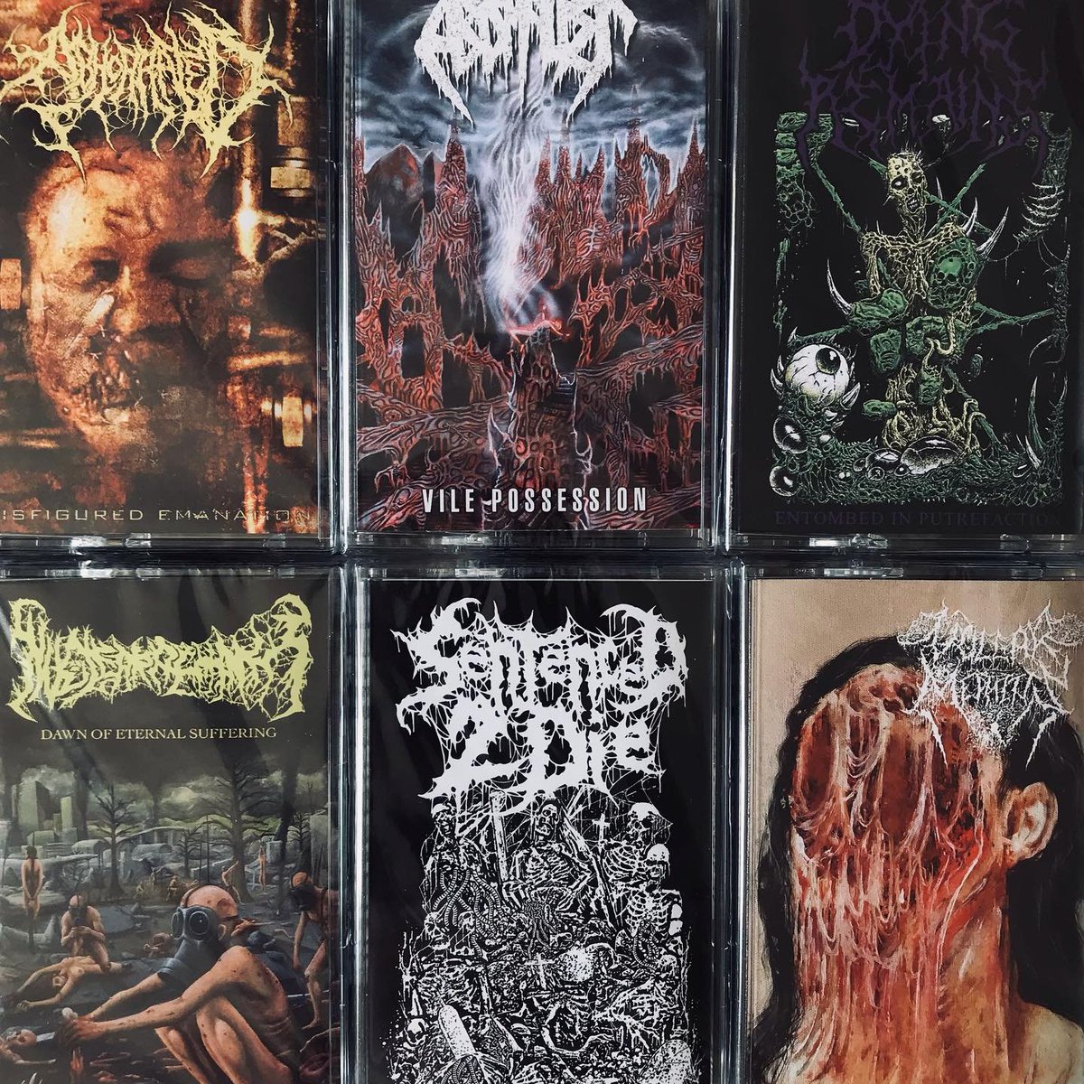 MeteorGem's tweet photo. ✨JULY CASSETTE ADDS✨
Dozens of new tapes have been added over the last few weeks. Grab around 8-10 and youll get free US shipping on your order if its $100 or more
#maggotstomp #thecomingstrife #dazehardcore #dazestyle #closedcaskeractivities #totaldissonanceworship #vendetta https://t.co/irGBDwJzZK