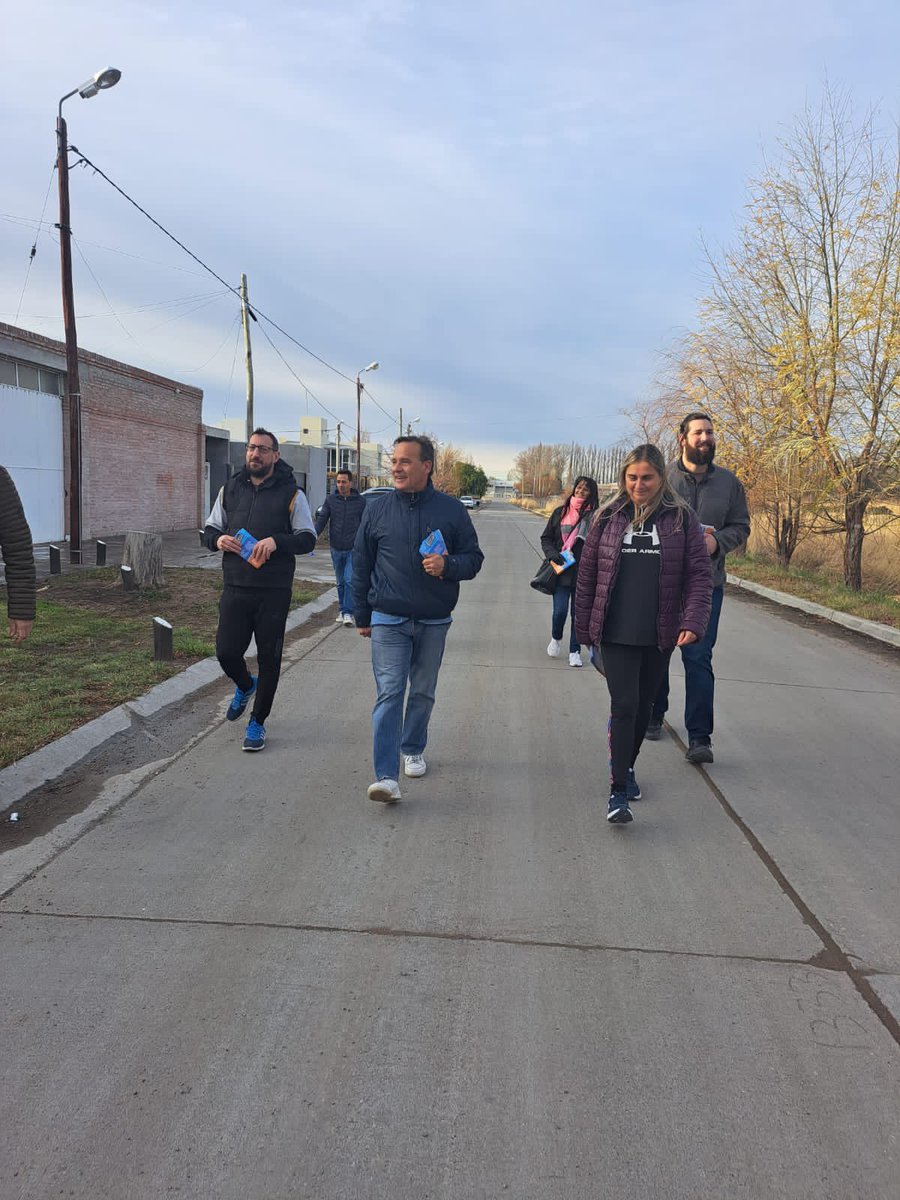 Seguimos recorriendo barrios en la ciudad , llevando la boleta de <a href="/arribachubut/">Arriba Chubut</a> ! Hay equipo 💪! #Trelew <a href="/baskovcmariabel/">Baskovc María Belén</a> <a href="/cgmackarthy/">Gustavo Mac Karthy</a> <a href="/Nanycatalan2/">Nanycatalan</a>