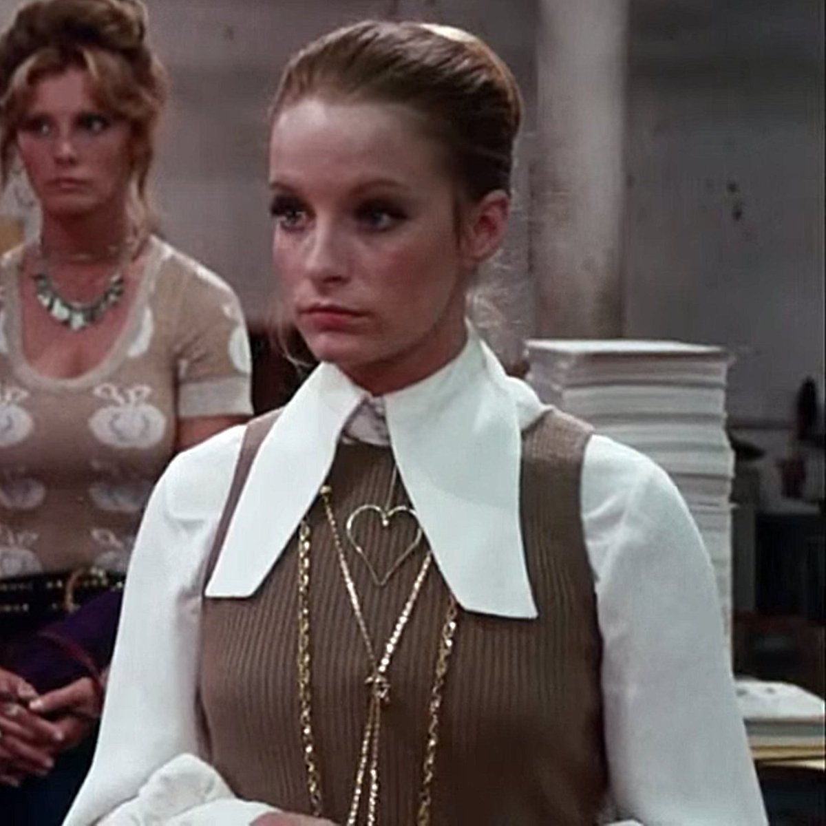 highcollars tweet picture