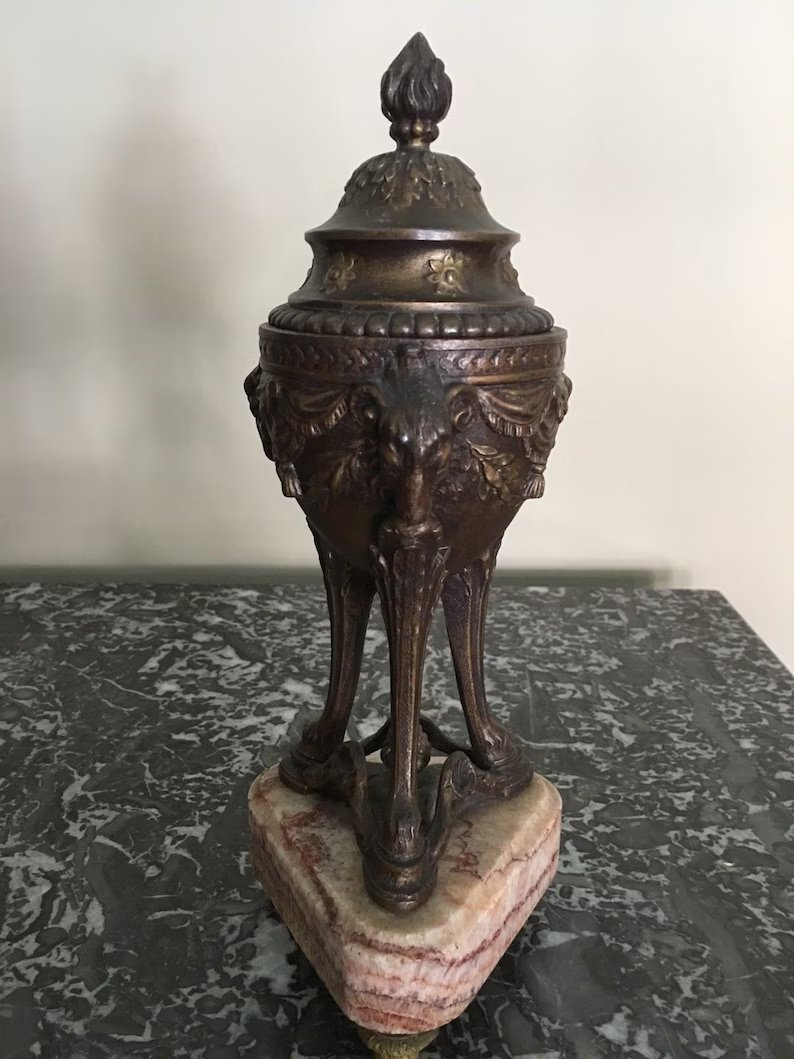 Antique Bronze Neoclassical 1800s  - Rams Goats Head - 19th c. Incense Burner Urns https://t.co/NXsDRCTfov via @Etsy https://t.co/LERBfhGt6h