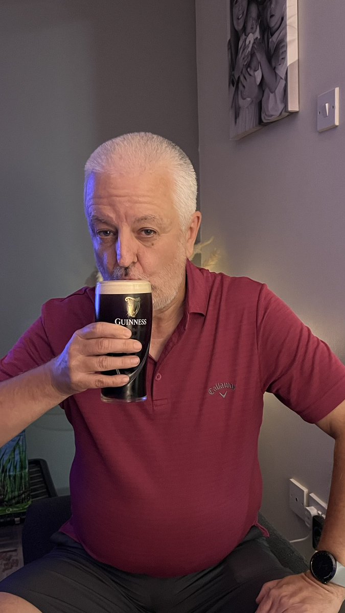 Coligolf's tweet photo. A wee congratulatory Guinness to round off the night https://t.co/12UcnZcGE3
