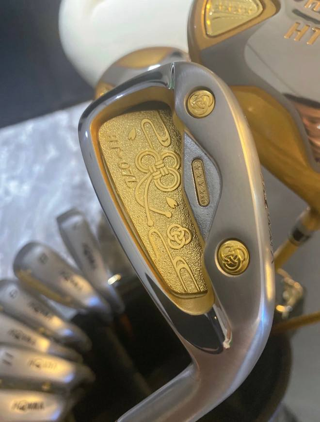 rhea_liya's tweet photo. Playing golf must have a good set of clubs https://t.co/0vEG5llYXk