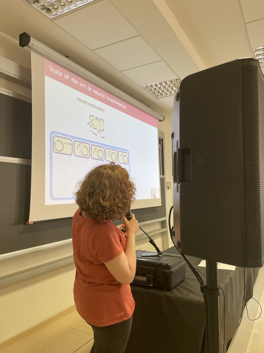 Benizao's tweet image. Successful session on HGT (or the origins of hopeful monsters) organised with @CheAndamMicro at #SMBE2023. Thanks again to our wonderful speakers: @goyoiraola @Lucy_Weinert Talia Karasov, Héloïse Muller &amp;amp; Fanny Mazzamurro!