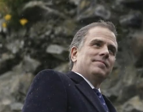 4evereers92's tweet photo. The Face of Presidential White Privilege https://t.co/Ne5INullZY