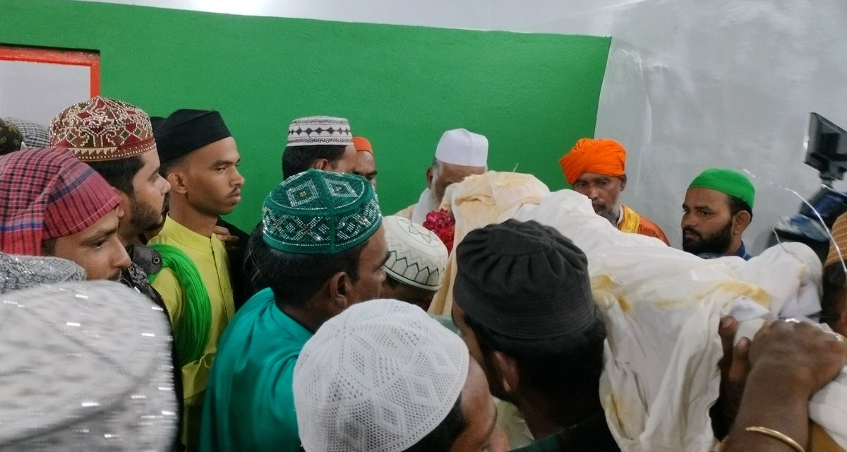 SSultanbaba's tweet photo. #HaqAli #MoulaAli
In the event of 5th Muharram Nashan of Moula e Kainaat Moula Ali Mushkil ku Sha❣️flag being hosted and being felt blessed along with K.s.s.b Gulzar Baba Hussaini Saheb also prayed for everyone, specially for the restoration of peace and brotherhood in  #manipur. https://t.co/eeO5iFvgIa