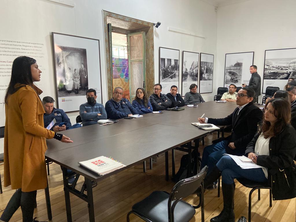 INPCEcuador's tweet photo. 👉 En la “Casa de las Palomas”, 🕊️sede del @INPCEcuador Zonal 6 en Cuenca, se llevó a cabo el taller de inducción sobre la gestión del patrimonio cultural, dirigido a los técnicos de los gobiernos autónomos descentralizados municipales de la provincia del Azuay.
1/3 https://t.co/SLOJPfIOEu