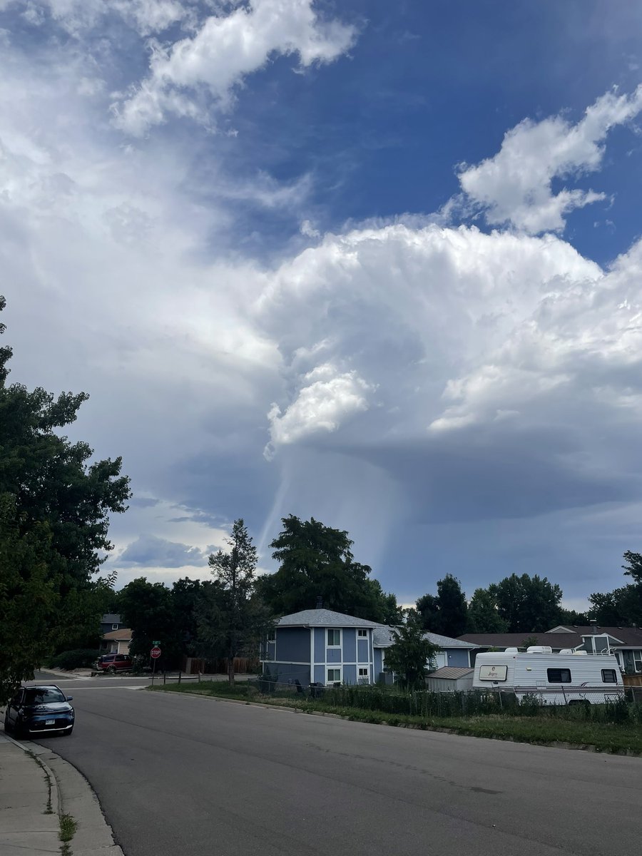 R_Infante85's tweet photo. Anyone else see this today? What is it? @KyleClark, what say your weather friends?? https://t.co/2B31RAa3Xa