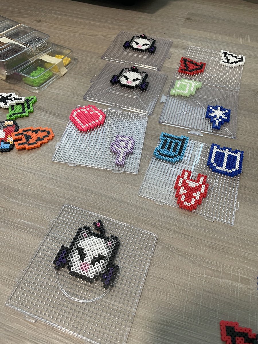 zaiyu_vt's tweet photo. Trying to make some goodies to give away last minute before I have to leave for Fanfest ♥️ https://t.co/r5eCAdPMnC