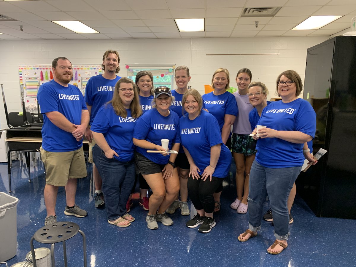 Thank you to <a href="/FruitOfTheLoom/">Fruit of the Loom</a> for helping us paint classrooms at <a href="/OESCards/">Oakland Elementary</a> for this year's Day of Caring! We appreciate your support! #CommunityMatters <a href="/UnitedWaySOKY/">United Way SOKY</a>