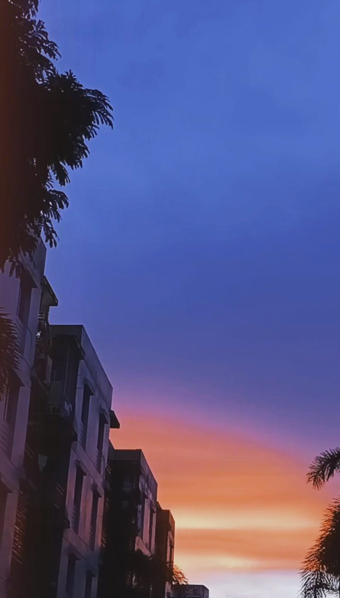 Beauty of a monsoon evening 🌄

📷 - OnePlus 
📌 - Chinchurah 
#calcuttainstagramer #westbengalphotography #monsoon #cloudy #chinchurah #onlyinbengal #kolkatasutra #sokolkata #bengal_ig #calcutta_aesthetics #kolkatastreets #thekolkatabuzz #kolkatatimes #kolkata #kolkatadiaries