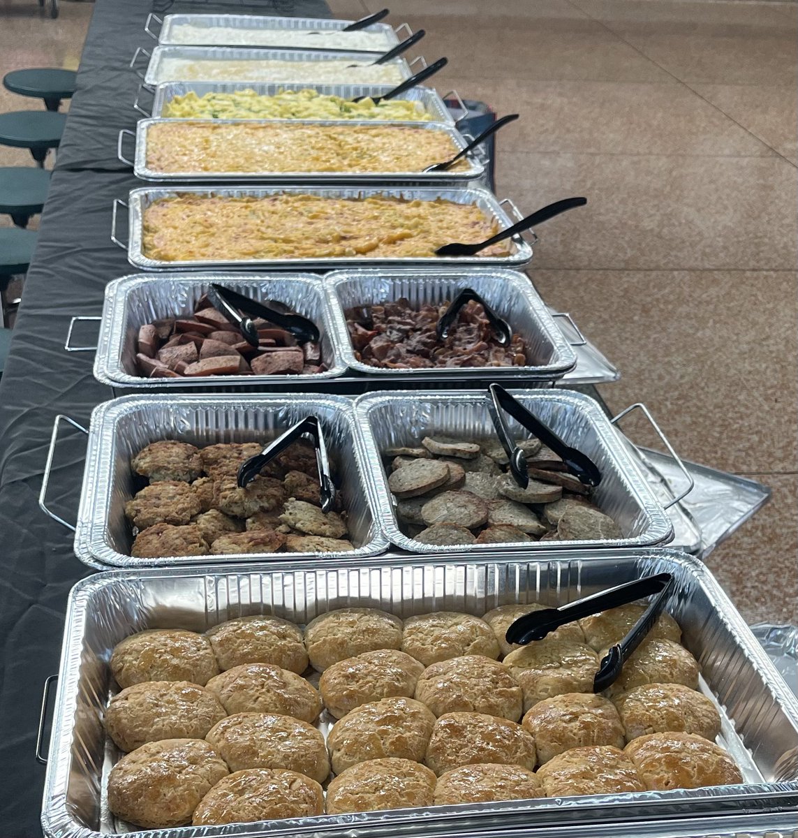 YvetteChristi16's tweet image. @SMS_HCS Teachers’ first day back and I AM SMILING!!! We ARE  the 👁️ of the 🐅! Focused…Fearless…Formidable! #WinningForKids #SoWhatNowWhat #OrgulloDeTigre #TigerPride