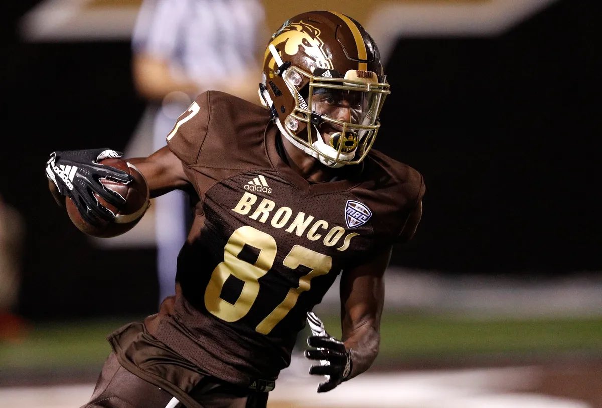 khijohnn's tweet photo. AGTG‼️ After a great conversation with @CoachReid_ I am blessed to have received my 9th Division 1 offer from @WMU_Football @Football_CRHS @MSwain247 @OJW_Scouting https://t.co/27ix2sK1F3