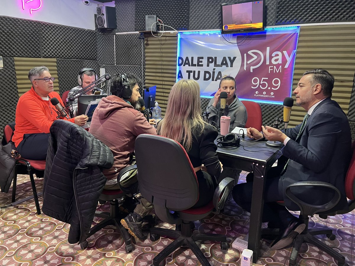 miguelsiciliano's tweet photo. GRACIAS DESCARRILADOS POR INVITARME!🙌

📻Pasamos una tarde hermosa en @Playfm959 con el equipazo de Marcelo Grandinetti!🤝

👉Siempre es lindo venir a la radio, charlar de la actualidad de la ciudad y compartir anécdotas!😍

🤝Gracias por la invitación!🤩 https://t.co/ClWb4s0Gz8