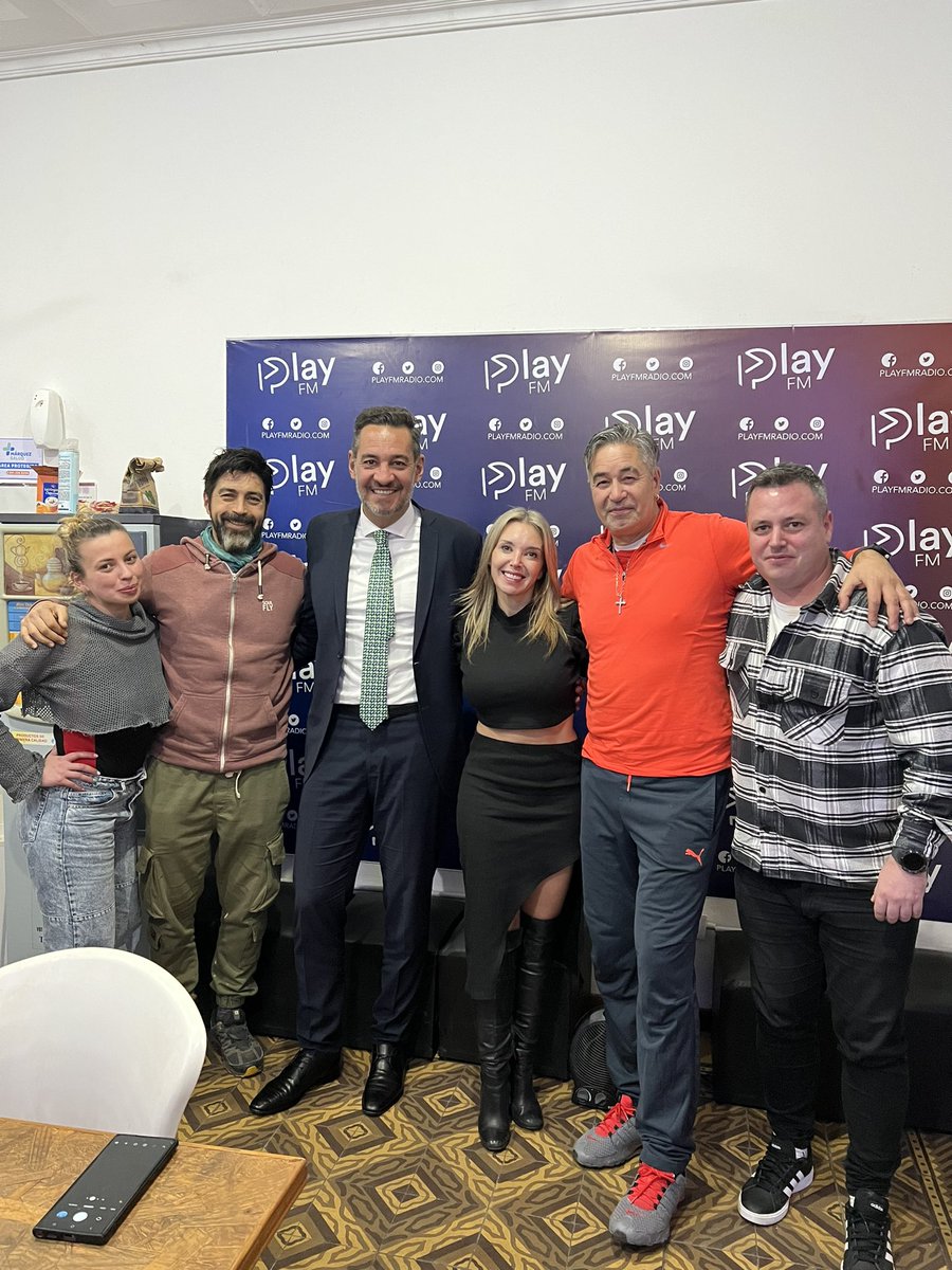 miguelsiciliano's tweet photo. GRACIAS DESCARRILADOS POR INVITARME!🙌

📻Pasamos una tarde hermosa en @Playfm959 con el equipazo de Marcelo Grandinetti!🤝

👉Siempre es lindo venir a la radio, charlar de la actualidad de la ciudad y compartir anécdotas!😍

🤝Gracias por la invitación!🤩 https://t.co/ClWb4s0Gz8