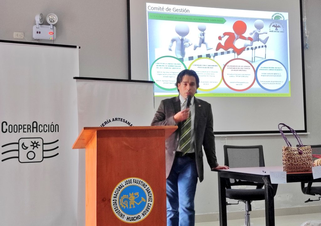 CooperAccionPER's tweet photo. 🔴 Expertos sobre humedales costeros, Caridad Yaya, César Gamarra, Javier Castillo y Dámaso Ramírez explican el funcionamiento, aprovechamiento, amenazas y experiencias de protección de estos ecosistemas en el II Foro: Experiencias marino costeras frente al #CambioClimatico. https://t.co/gj8wRAwkba