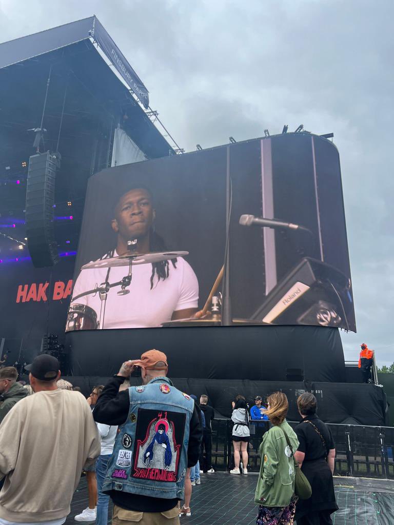 Royal 2000 tweet media