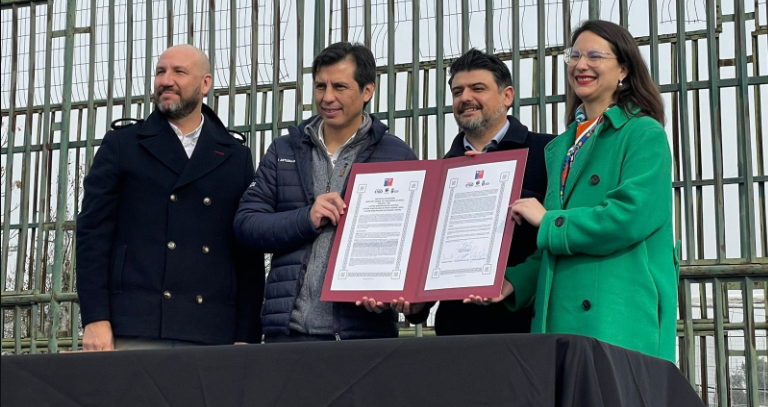 Importante Avance en la Infraestructura Vial: Firman Convenio para Soterrar la Ruta 78 y Conectarla con la Ruta 5 

- En un hito histórico para la región, la alcaldesa Irací Hassler, junto a los alcaldes Luis Astudillo y Felipe Muñoz, así como el Director General de Concesiones